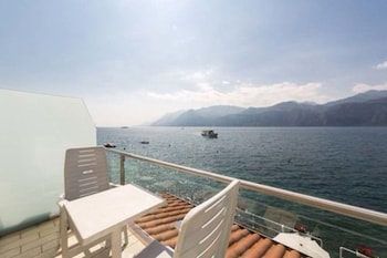 Hotel Vega Lake View