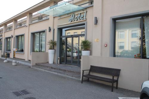 Mh Hotel Piacenza Fiera 