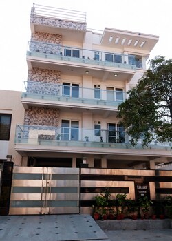 Oyo 380 Hotel Atithee Residency Hotel Front