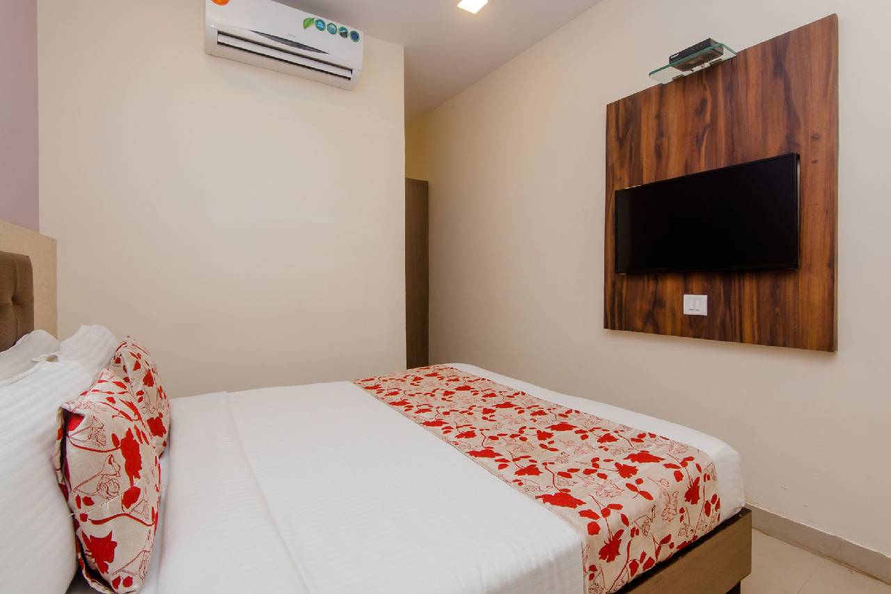 Oyo 8678 Hotel Golden Nest 