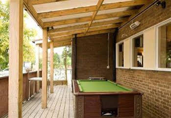 Highwayman Hotel (هایویمان هتل) 