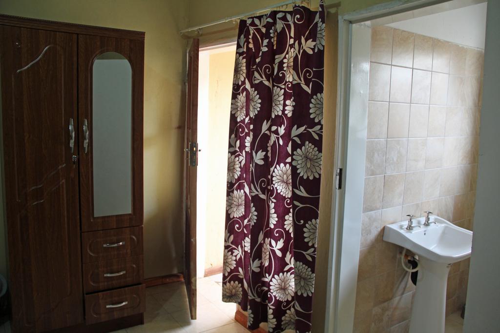 Golden Days Executive Lodge 