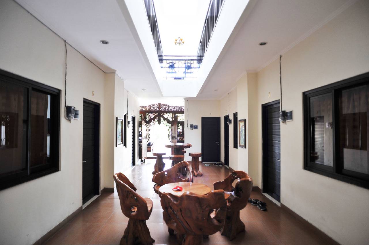 Airy Renon Tukad Batanghari Dua Belas 8 Bali (آیری رنون توكاد باتانگهاری دوا بلاس ۸ بالی) 