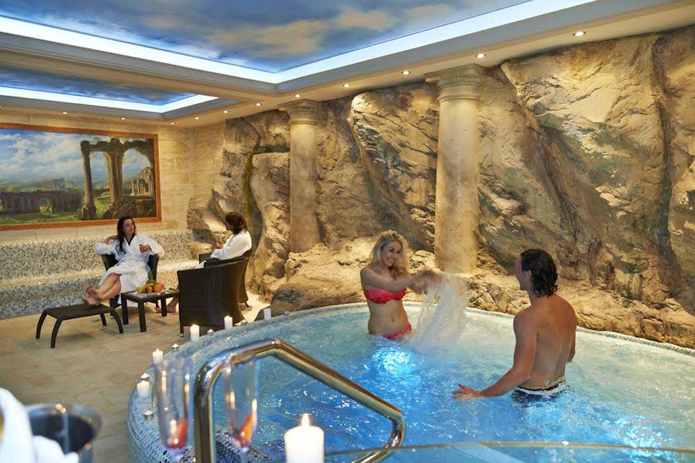 Hotel Stefanik (هتل استفانیك) 