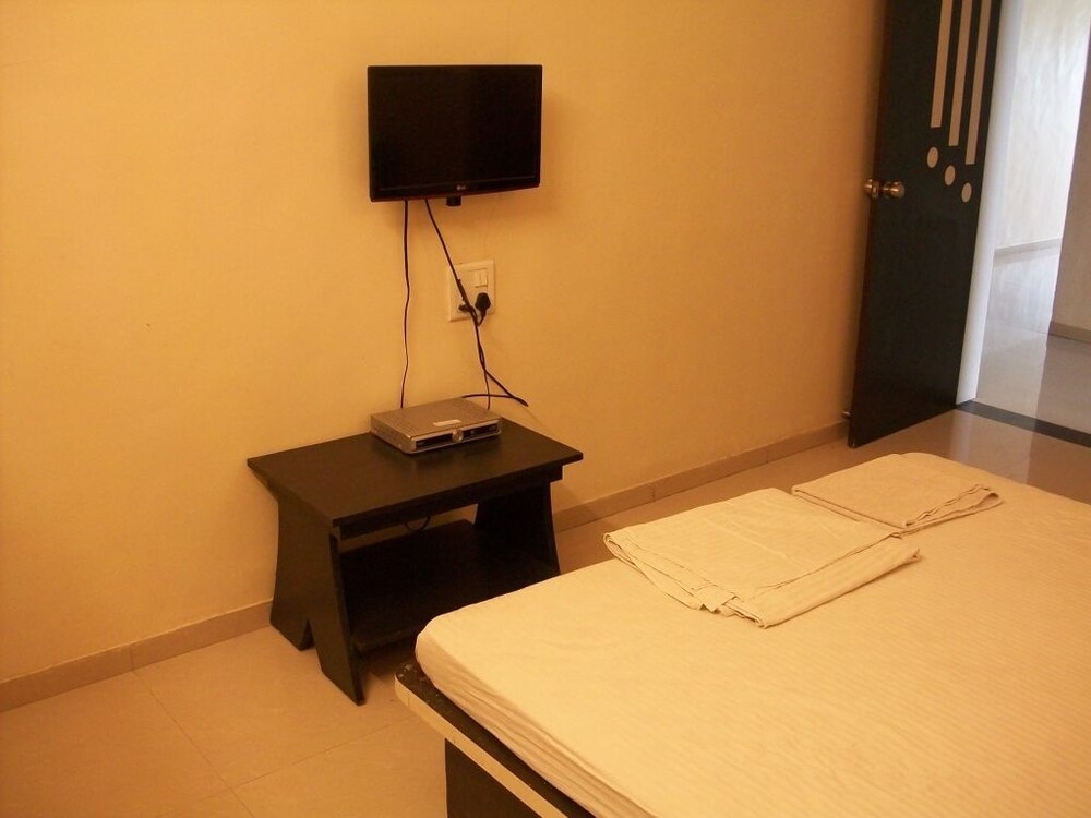 Hotel Yashraj Inn Guestroom