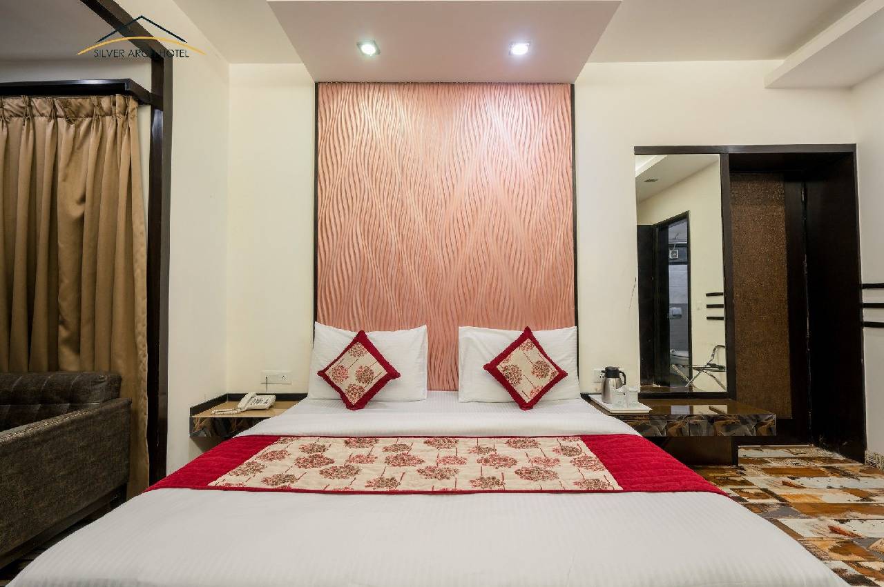 Silver Arch Hotel 