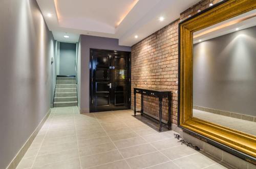 8 Fitzrovia: Cathedral Quarter 