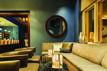 Aaa 3 Rooms 3 Bath Suite At The Signature Condo Hotel Hotel Lounge