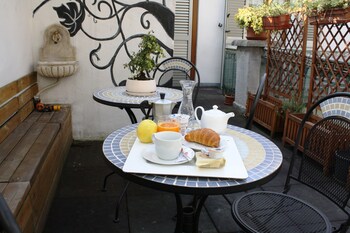 Albergo Avalon Room Service - Dining