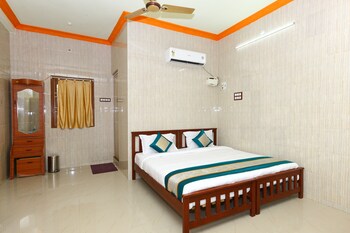 Oyo 7747 Ss Residency Guestroom