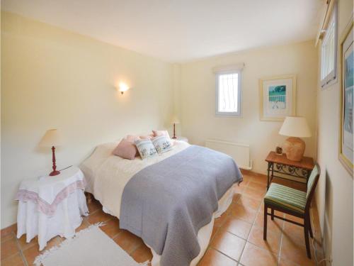Four Bedroom Holiday Home In Carros 