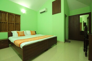 Oyo 8839 Near Vadackal Beach Road Guestroom