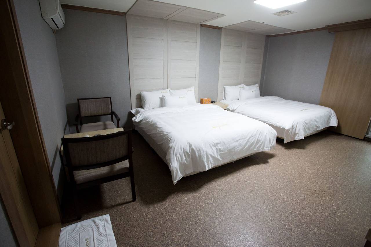 Ritz Hostel 