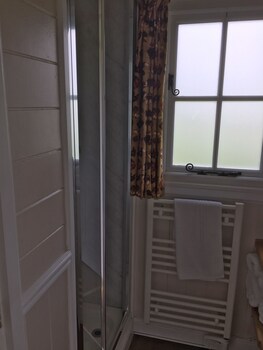 Dawn Chorus Holidays Bathroom Amenities