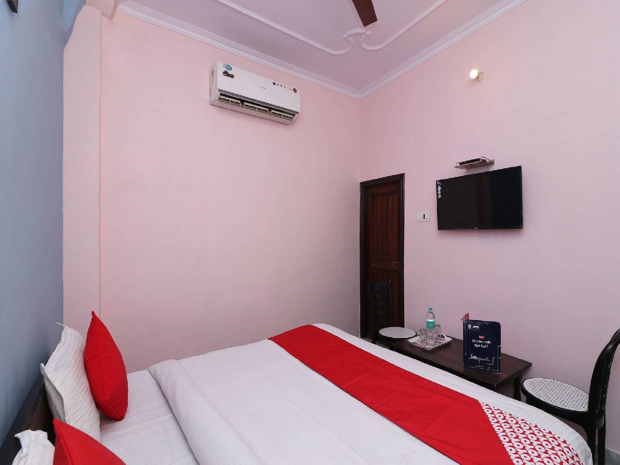 Oyo 13686 Rudraksh Hotel 
