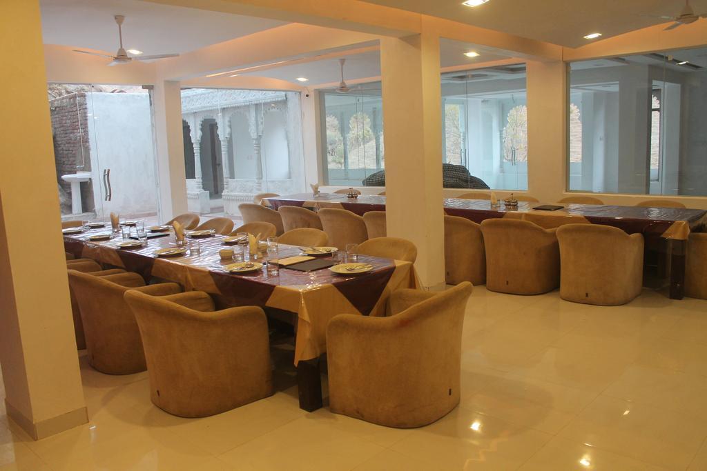 Hotel Rajgarh 