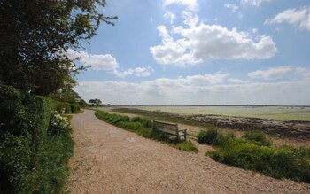 Still Waters Emsworth 205652 Property Grounds