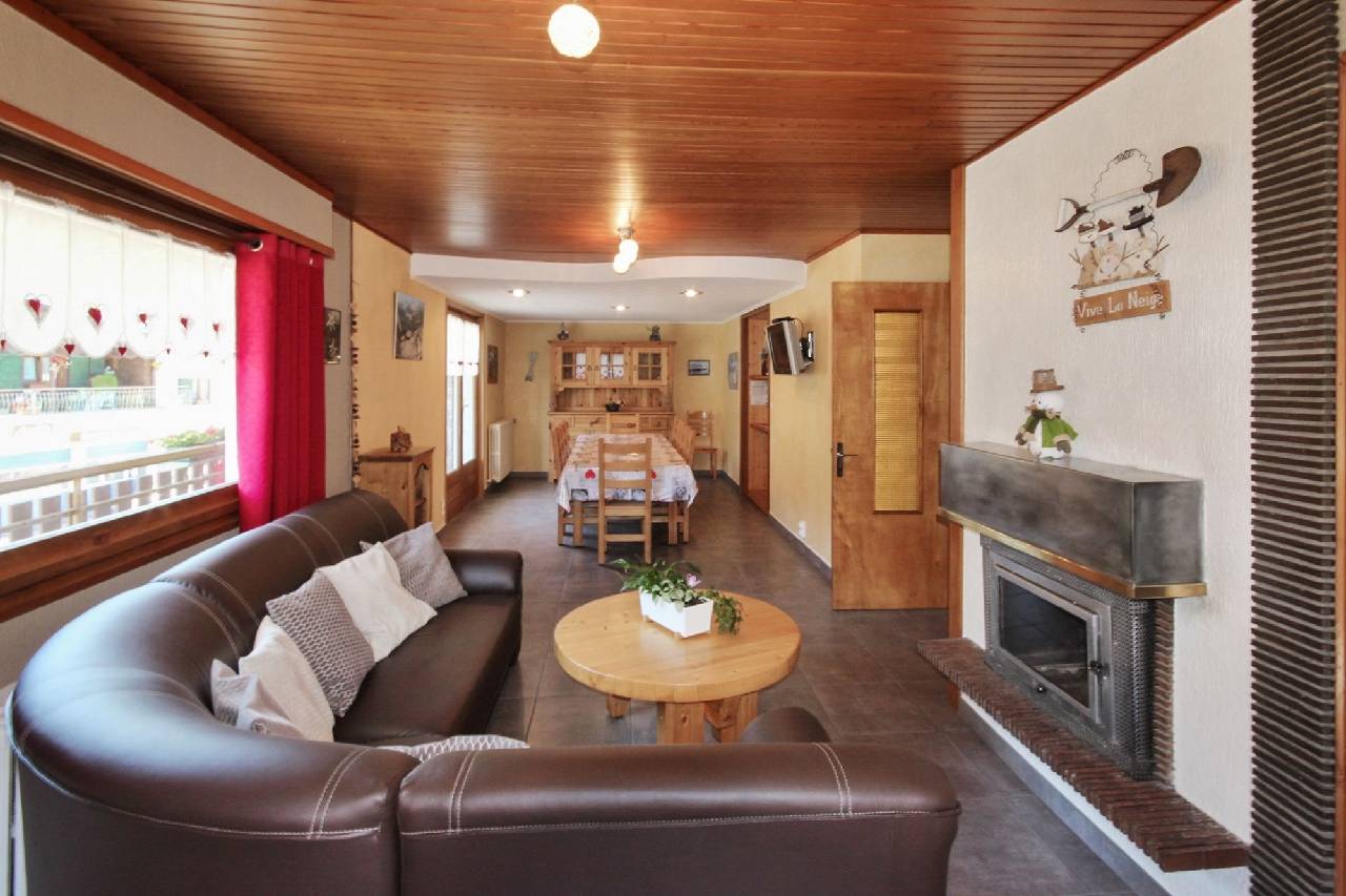 Cozy Apartment With Stunning Mountain Views In The Rhône Al 