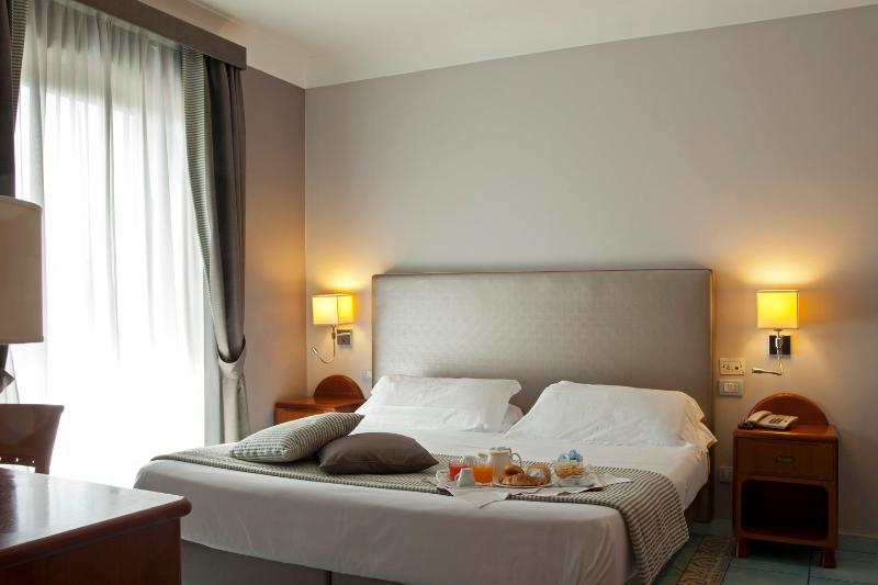 Beauty Farm Villa Luisa (بیوتی فارم ویلا لویسا) Room