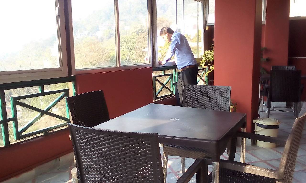 Hotel Ganesha Inn 