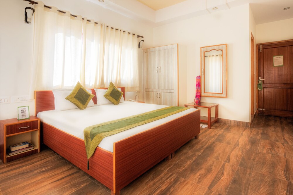 Treebo The Lily Guestroom