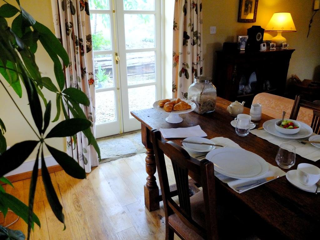 Home Barn Bed And Breakfast 