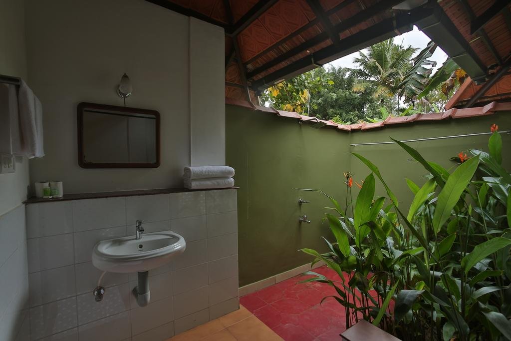Palmgrove Lake Resort 