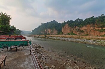 Corbett Riverside Resort 