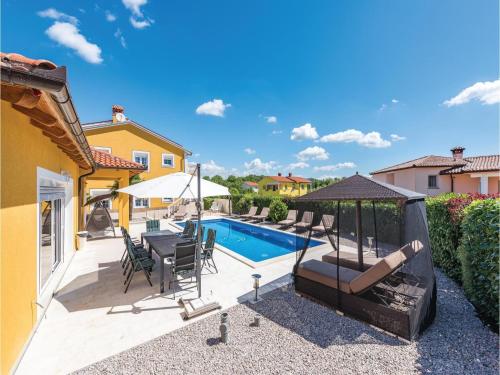 Six Bedroom Holiday Home In Labin 