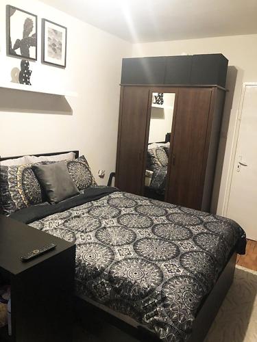 Room Hera 