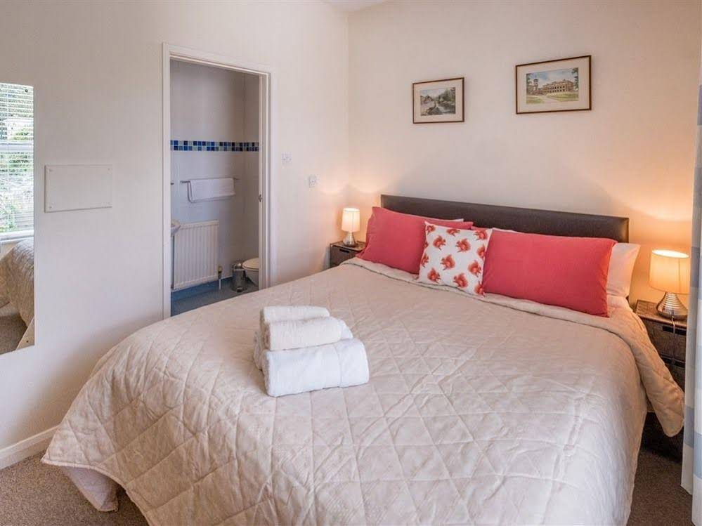 Luccombe Villa Holiday Apartments (لوككومب ویلا هالیدی آپارتمنتس) 