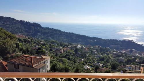 Un Balcone Tra Cielo E Mare 