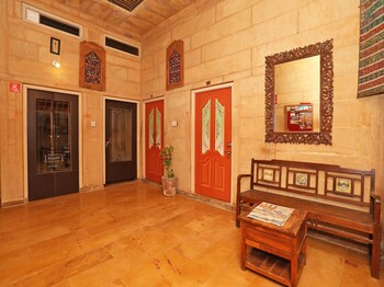 Oyo 3415 Hotel Heera Court Lobby Sitting Area