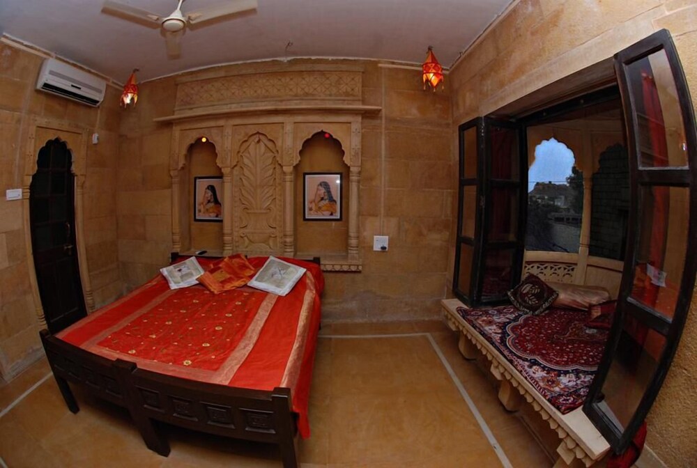 Nirmal Haveli Hotel Living Room