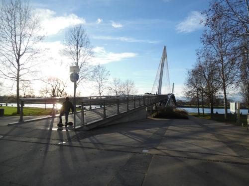 Hotel Pension Blume (هتل پانسیون بلوم) 