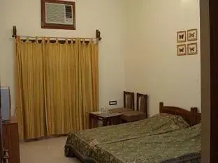 Hotel Honey Dew 