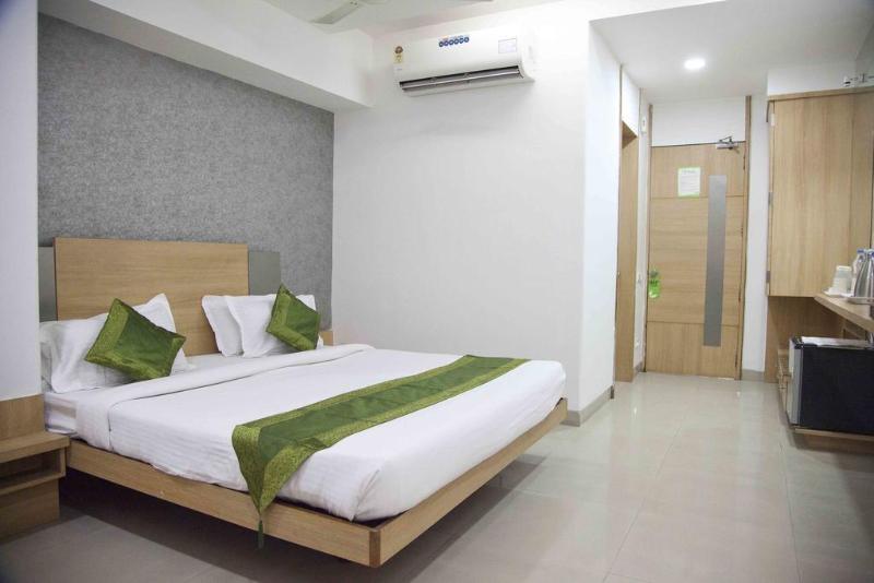 Treebo Admiral Suites Room