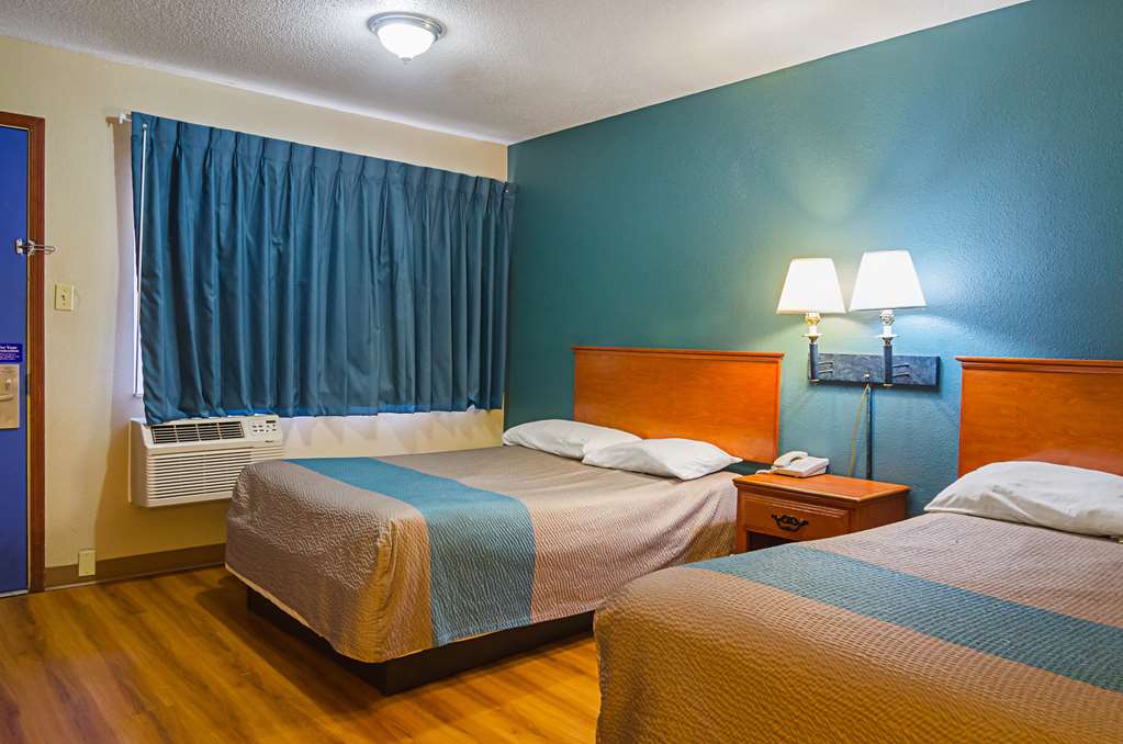 Motel 6 Portland Downtown Convention Center double
