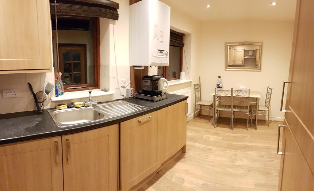 Dobcross Close 