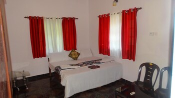 Thomson House Guestroom