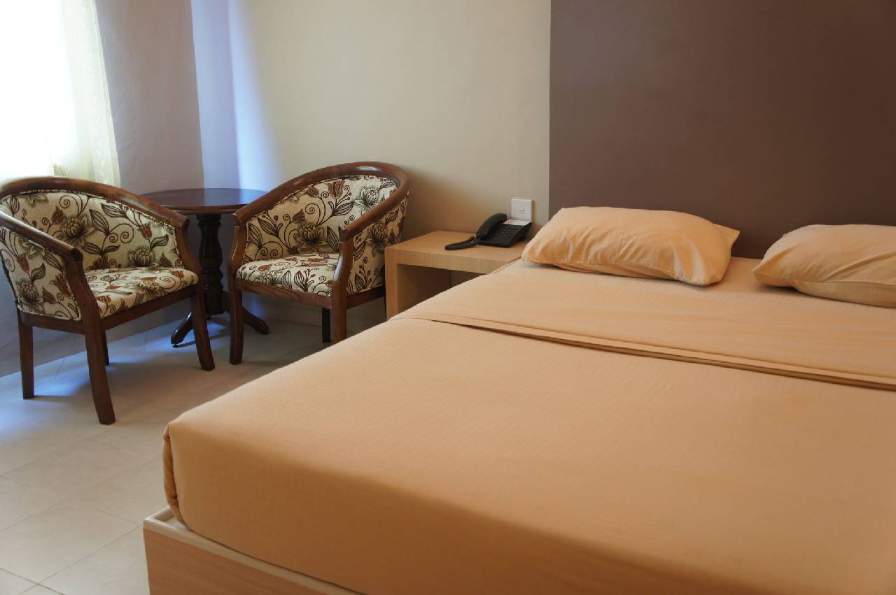 Sky View Hotel (اسکای ویو هتل) 