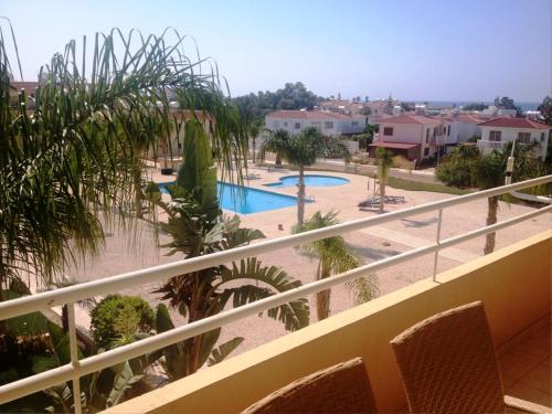 Nissi Sandy Bay Hotel Description