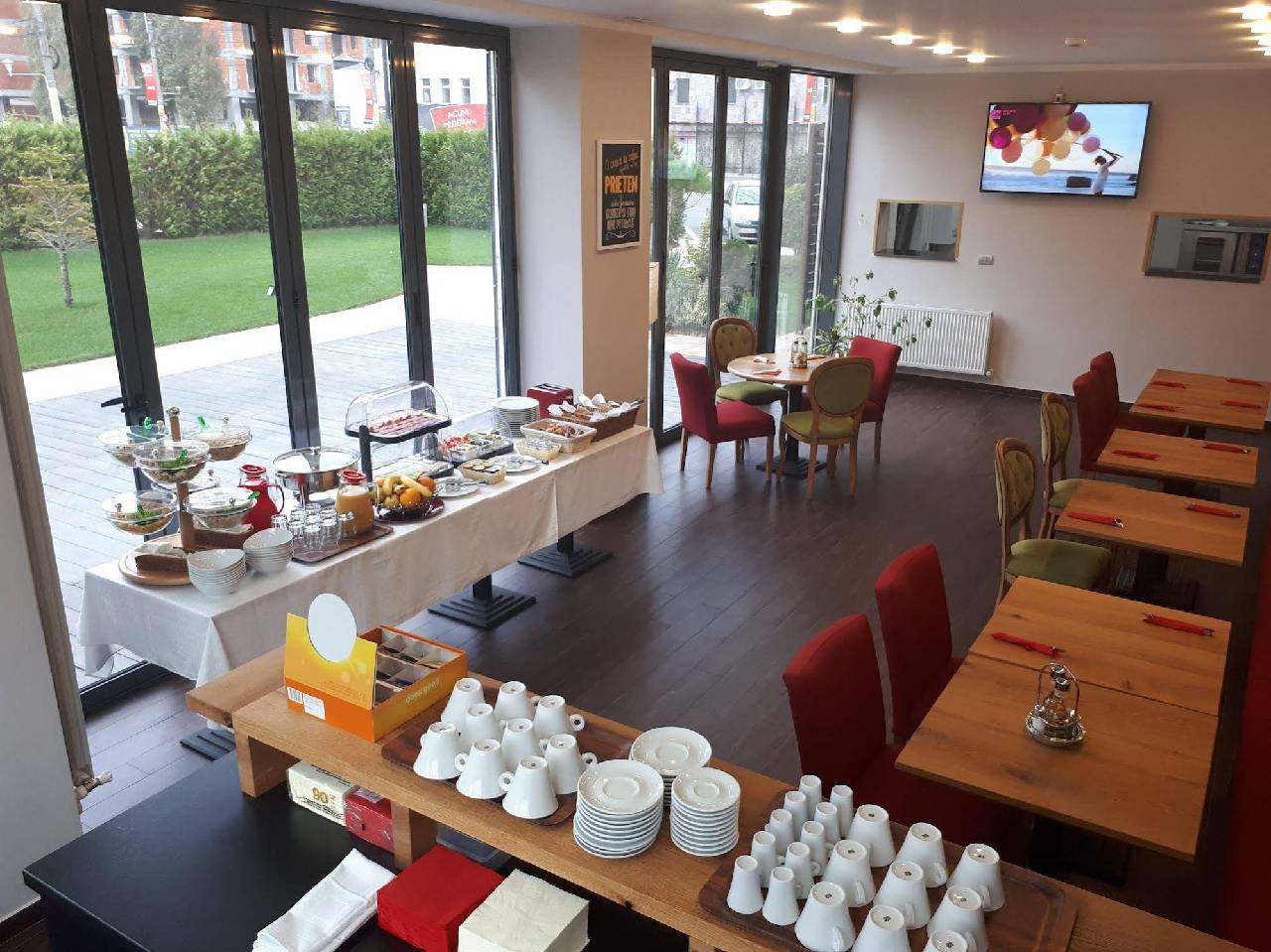 Hotel Tomis 