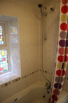 St. Cuthbert's Retreat Bathroom