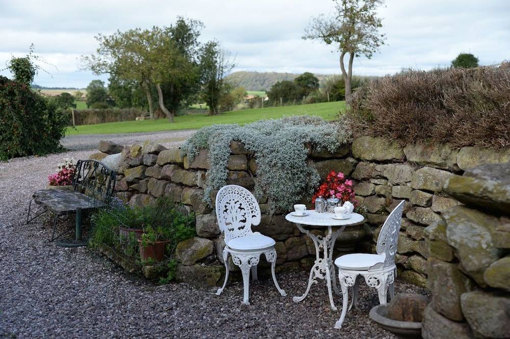 Hampton House Farm B&b Porch