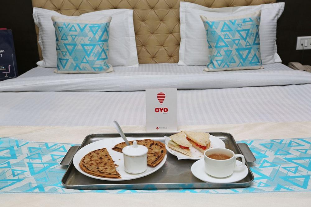 Oyo 8909 Hotel Grand 