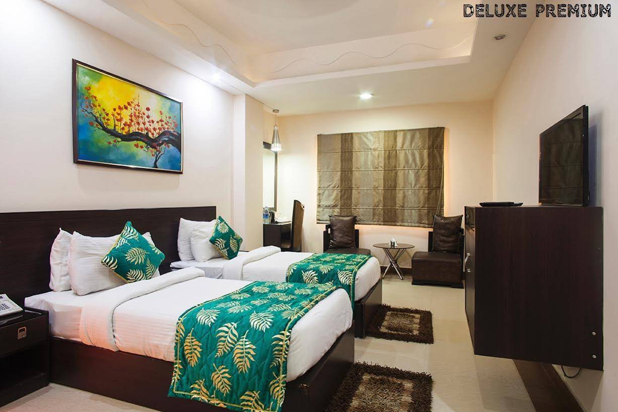 Hotel Palm Tree 