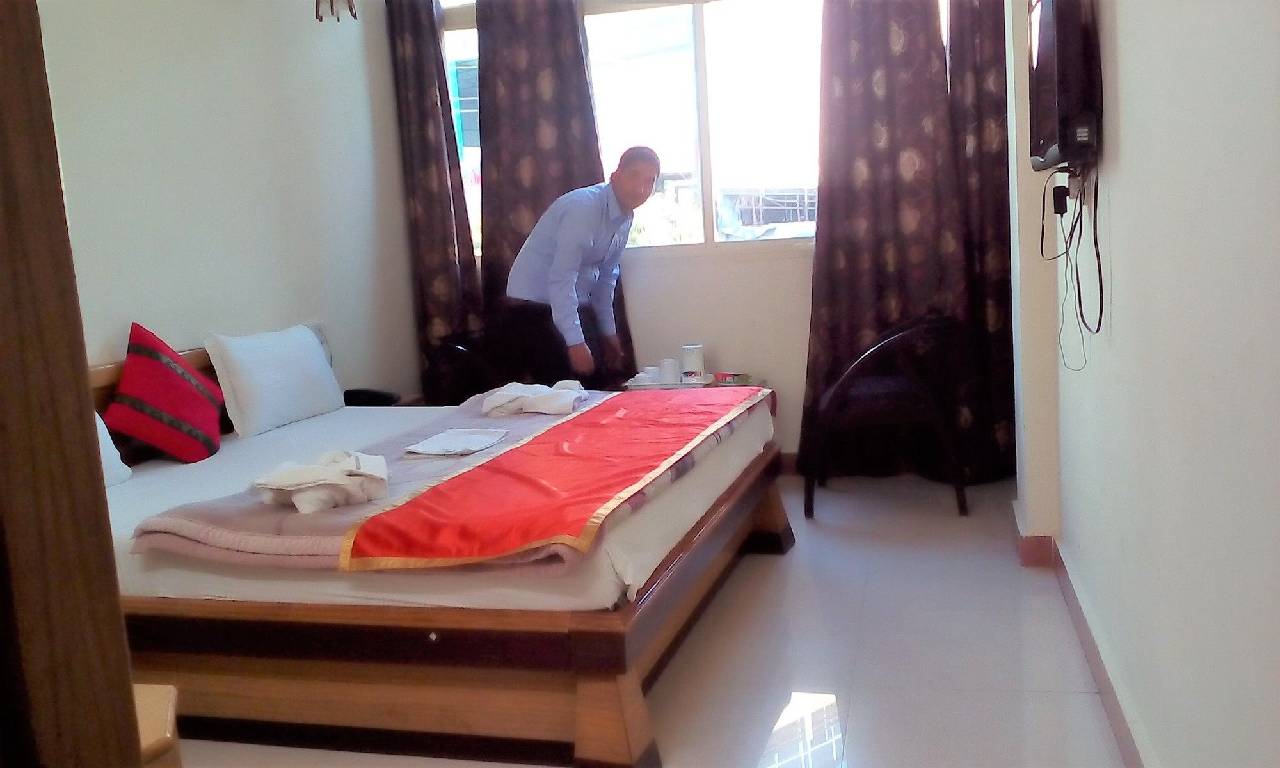 Hotel Ganesha Inn 