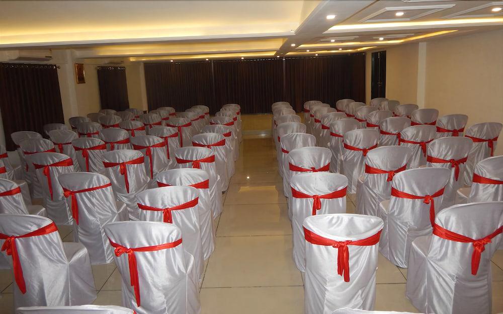 Hotel Vraj Inn 
