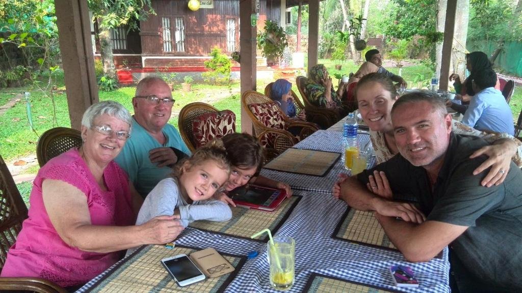 Lovedale Lakeside Homestay 